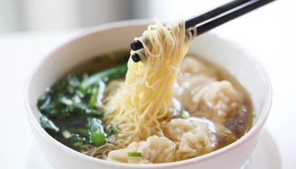 Wonton with Cantonese style thin egg noodles